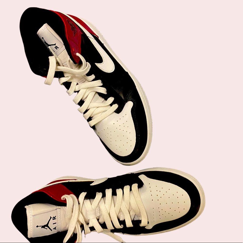 Air Jordan Retro!!!! Size 9.5 Womens or Size 8 Mens